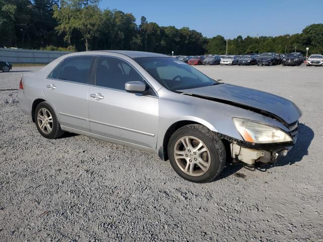 1HGCM56376A032285 - 2006 HONDA ACCORD SE SILVER photo 4