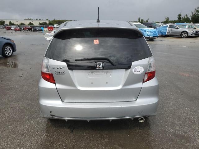 JHMGE8H59DC074504 - 2013 HONDA FIT SPORT Argent photo 6