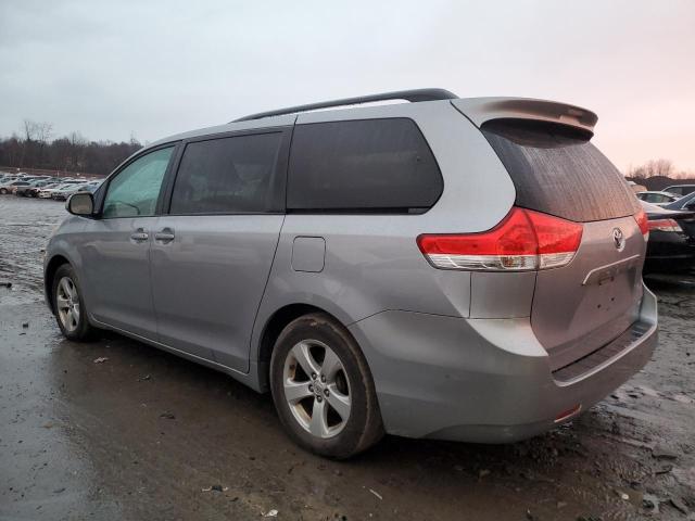 5TDKK3DC2BS065909 - 2011 TOYOTA SIENNA LE SILVER photo 2