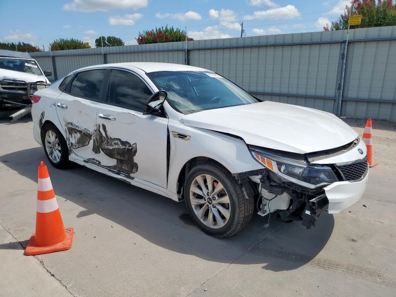 5XXGT4L36JG256761 - 2018 KIA OPTIMA LX თეთრი ფოტო 4