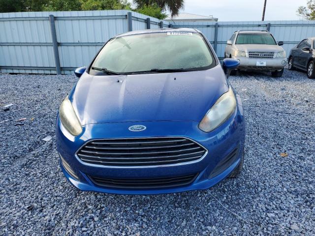 3FADP4BJXJM131855 - 2018 FORD FIESTA SE BLUE photo 5