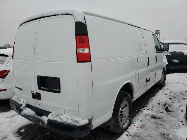 1GCWGAFF2H1326038 - 2017 CHEVROLET EXPRESS G2 WHITE photo 3