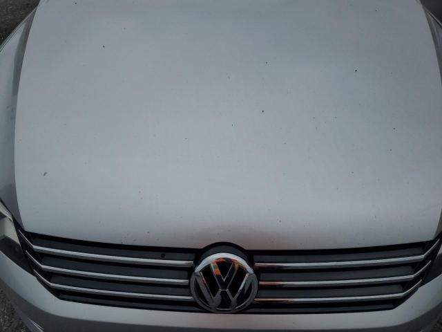 1VWBT7A30EC050028 - 2014 VOLKSWAGEN PASSAT SE SILVER photo 11
