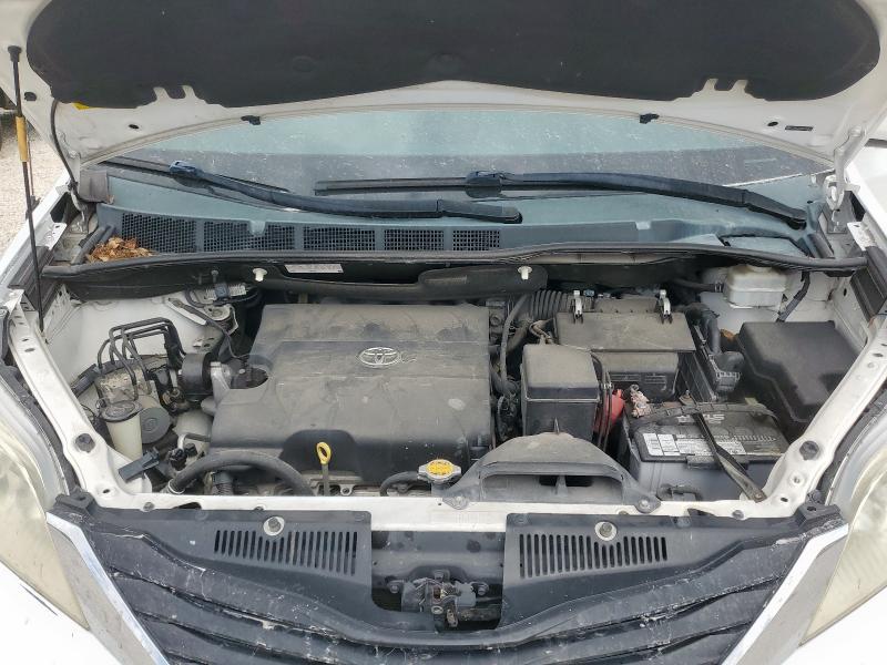 5TDKK3DCXDS304562 - 2013 TOYOTA SIENNA LE أبيض صورة 12