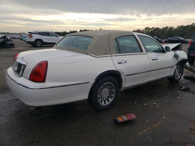 1LNHM82W8YY790759 - 2000 LINCOLN TOWN CAR SIGNATURE WHITE photo 3