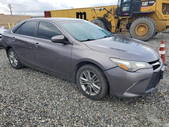 4T1BF1FK6FU939236 - 2015 TOYOTA CAMRY LE GRAY photo 4