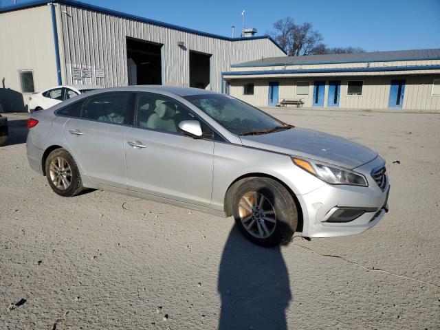 5NPE24AF0GH387883 - 2016 HYUNDAI SONATA SE SILVER photo 4