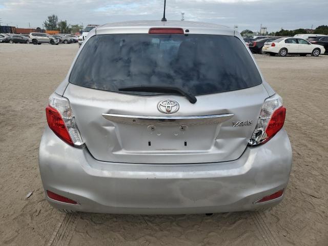 JTDJTUD38CD540426 - 2012 TOYOTA YARIS SILVER photo 6