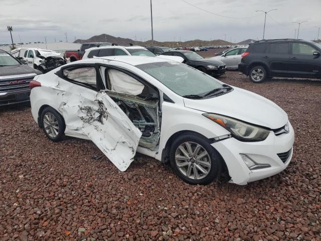 5NPDH4AE4GH719647 - 2016 HYUNDAI ELANTRA SE WHITE photo 4