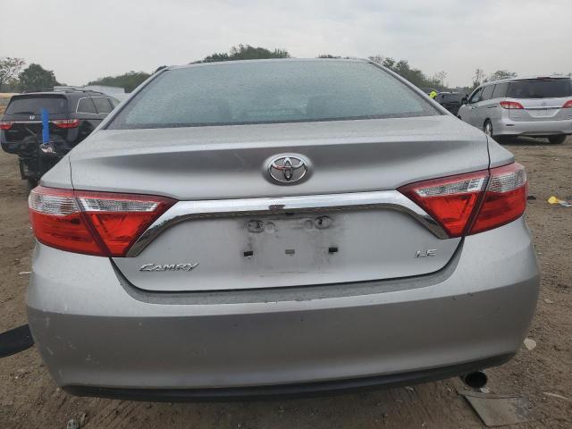 4T4BF1FK5FR477516 - 2015 TOYOTA CAMRY LE SILVER photo 6