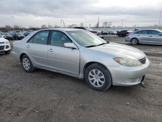 4T1BE32K25U081217 - 2005 TOYOTA CAMRY LE SILVER photo 4