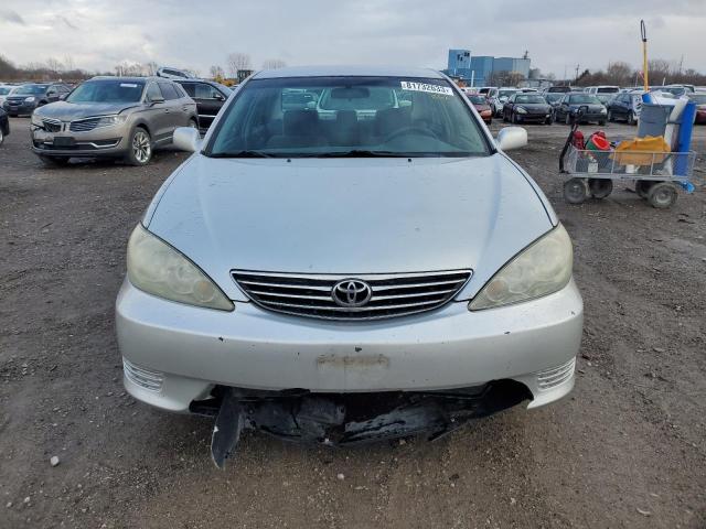 4T1BE32K25U081217 - 2005 TOYOTA CAMRY LE SILVER photo 5