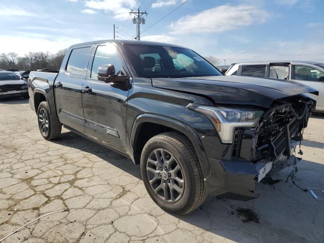 5TFNA5DB9RX133422 - 2024 TOYOTA TUNDRA CREWMAX PLATINUM Schwarz Foto 4