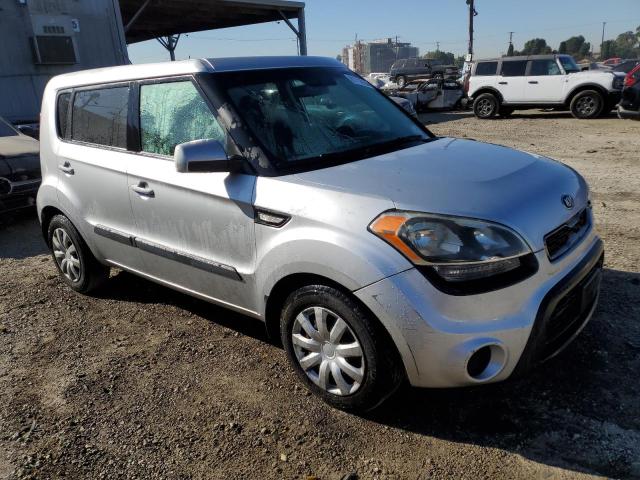 KNDJT2A50D7537983 - 2013 KIA SOUL SILVER photo 4