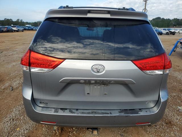 5TDYK3DCXBS047118 - 2011 TOYOTA SIENNA XLE ვერცხლისფერი ფოტო 6