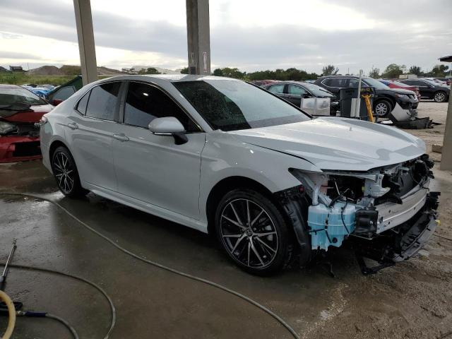 4T1G11AK9PU127281 - 2023 TOYOTA CAMRY SE NIGHT SHADE WHITE photo 4