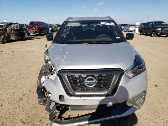 3N1CP5CU3KL542903 - 2019 NISSAN KICKS S SILVER photo 5