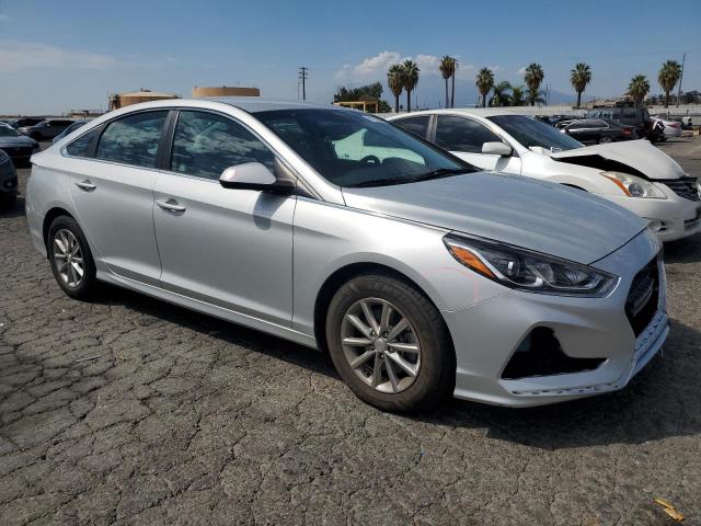 5NPE24AF1KH787685 - 2019 HYUNDAI SONATA SE Серебристый фото 4