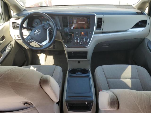 5TDKZ3DC1HS867498 - 2017 TOYOTA SIENNA LE ვერცხლისფერი ფოტო 8