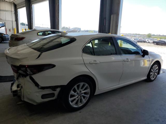 4T1C11AK3PU807255 - 2023 TOYOTA CAMRY LE 白色 照片 3