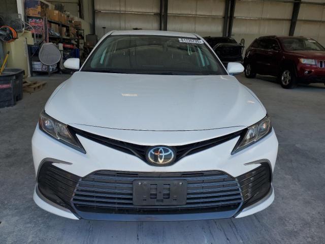 4T1C11AK3PU807255 - 2023 TOYOTA CAMRY LE 白色 照片 5