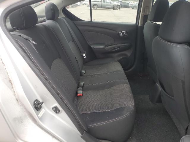 3N1CN7AP1FL822579 - 2015 NISSAN VERSA S SILVER photo 10