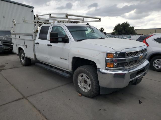 2GB2CREG2K1222254 - 2019 CHEVROLET SILVERADO C2500 HEAVY DUTY WHITE photo 4