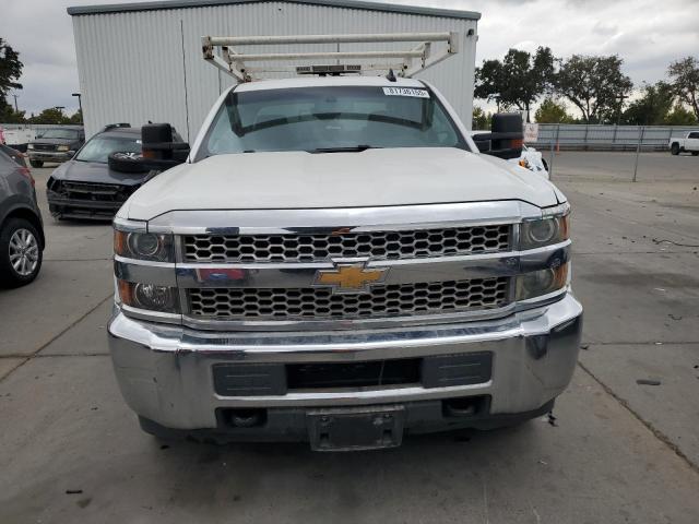 2GB2CREG2K1222254 - 2019 CHEVROLET SILVERADO C2500 HEAVY DUTY WHITE photo 5