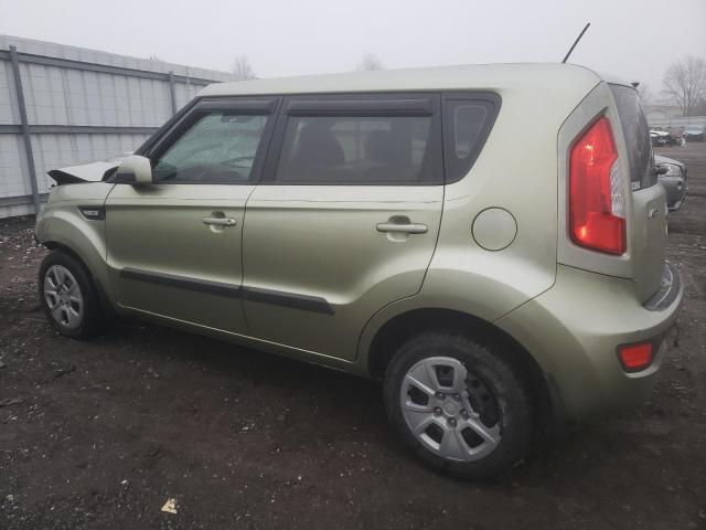 KNDJT2A54D7610062 - 2013 KIA SOUL GREEN photo 2