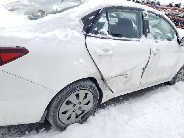 3KPA24AB4KE206924 - 2019 KIA RIO S WHITE photo 12