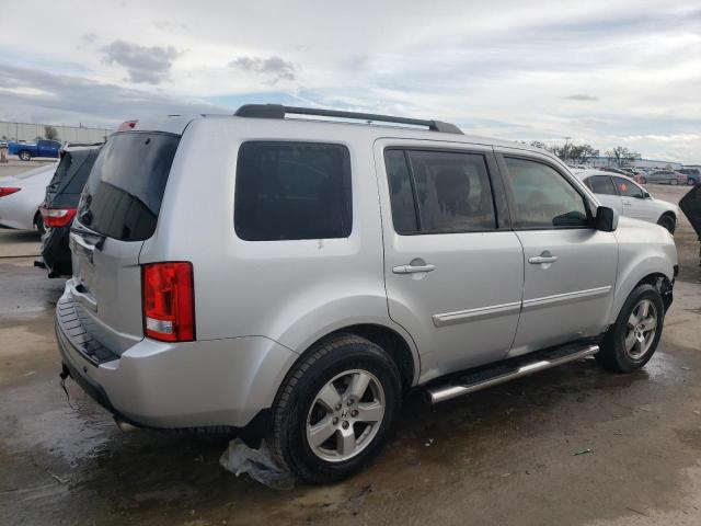 5FNYF3H4XBB044506 - 2011 HONDA PILOT EX SILVER photo 3