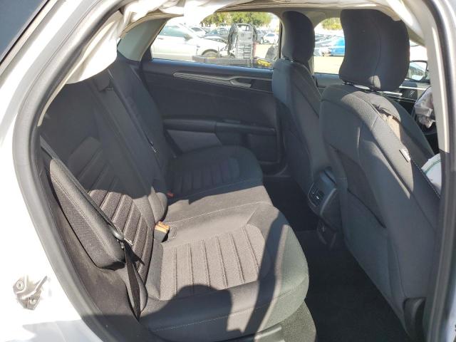 3FA6P0HD3KR271494 - 2019 FORD FUSION SE Weiß Foto 10