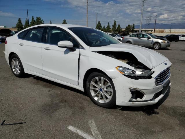 3FA6P0HD3KR271494 - 2019 FORD FUSION SE Weiß Foto 4