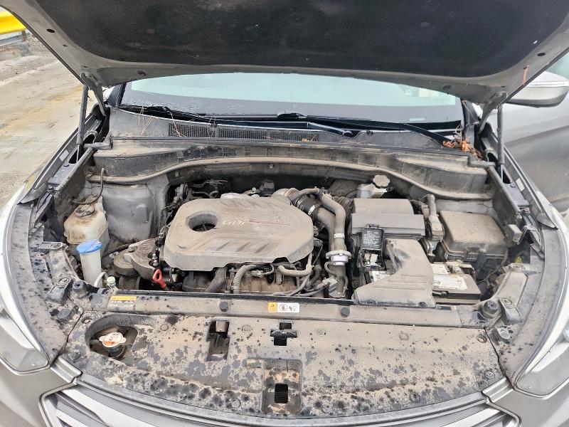 5XYZW4LA7HG388416 - 2017 HYUNDAI SANTA FE S GRAY photo 12