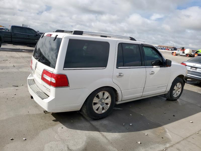 5LMJJ2H52BEJ01570 - 2011 LINCOLN NAVIGATOR WHITE photo 3