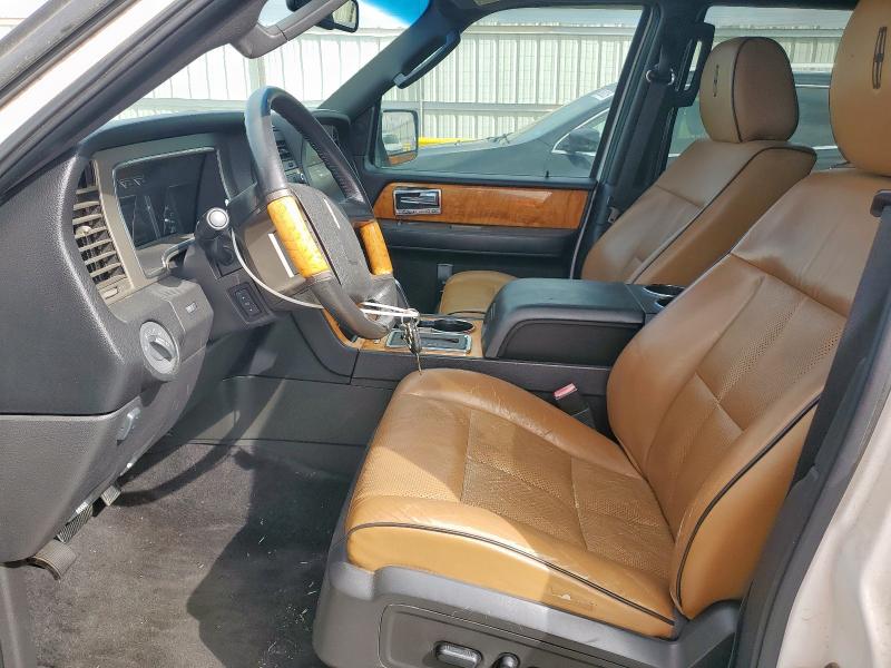 5LMJJ2H52BEJ01570 - 2011 LINCOLN NAVIGATOR WHITE photo 7