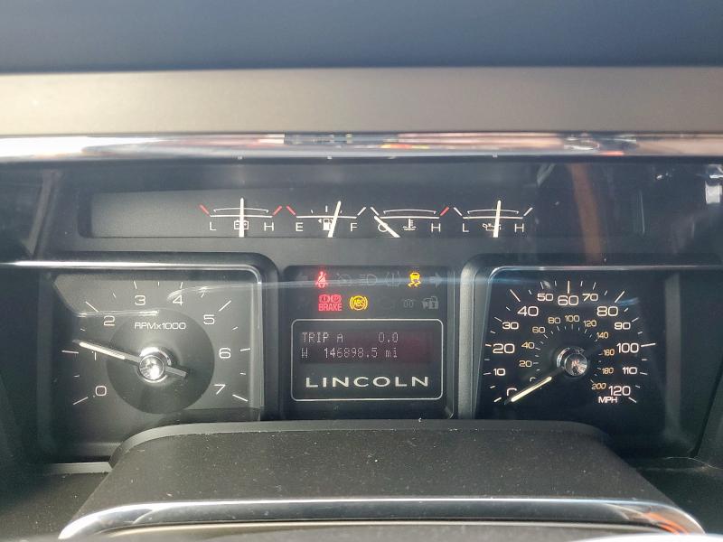 5LMJJ2H52BEJ01570 - 2011 LINCOLN NAVIGATOR WHITE photo 9