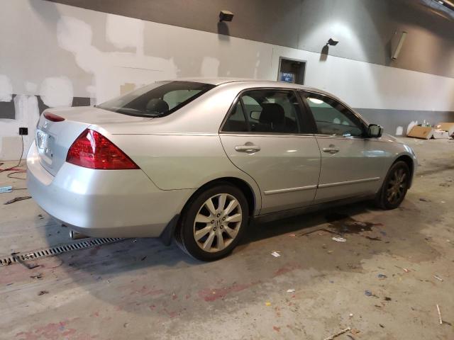 1HGCM66427A044862 - 2007 HONDA ACCORD SE SILVER photo 3