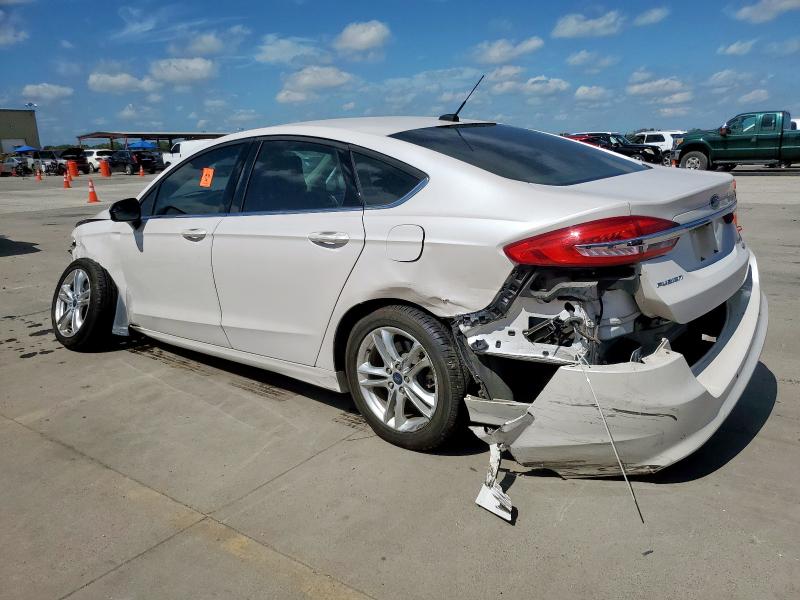 3FA6P0HD8JR180395 - 2018 FORD FUSION SE WHITE photo 2