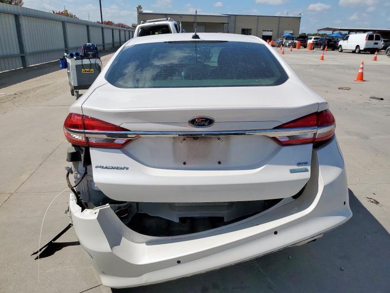 3FA6P0HD8JR180395 - 2018 FORD FUSION SE WHITE photo 6