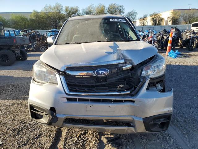 JF2SJAGC5HH441083 - 2017 SUBARU FORESTER 2.5I PREMIUM 银色 照片 5