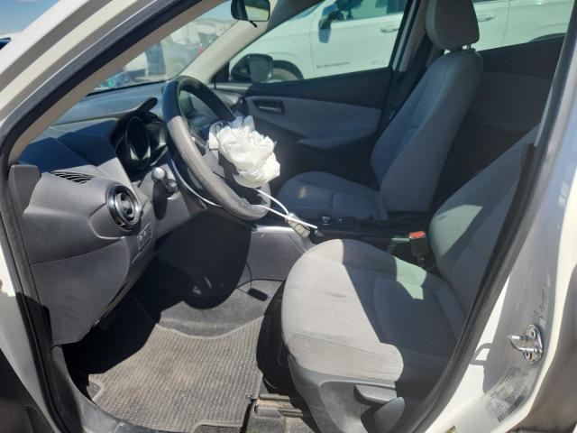 3MYDLBYV0KY522822 - 2019 TOYOTA YARIS L WHITE photo 7