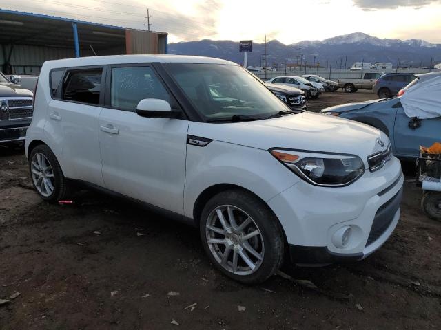 KNDJP3A55J7889835 - 2018 KIA SOUL + WHITE photo 4