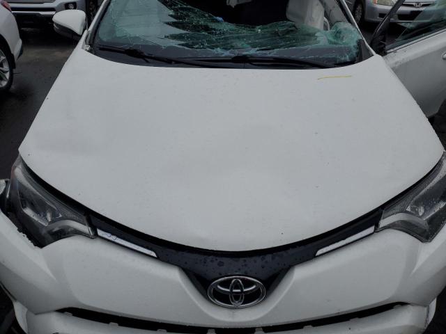 2T3WFREV6GW254853 - 2016 TOYOTA RAV4 XLE WHITE photo 11