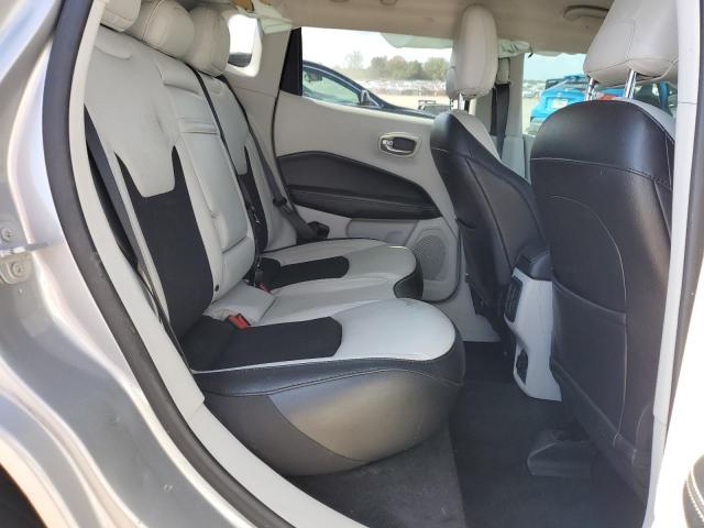 3C4NJCBB4KT706560 - 2019 JEEP COMPASS LATITUDE فضي صورة 11