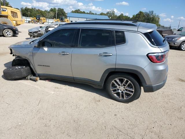 3C4NJCBB4KT706560 - 2019 JEEP COMPASS LATITUDE فضي صورة 2