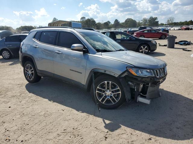 3C4NJCBB4KT706560 - 2019 JEEP COMPASS LATITUDE فضي صورة 4