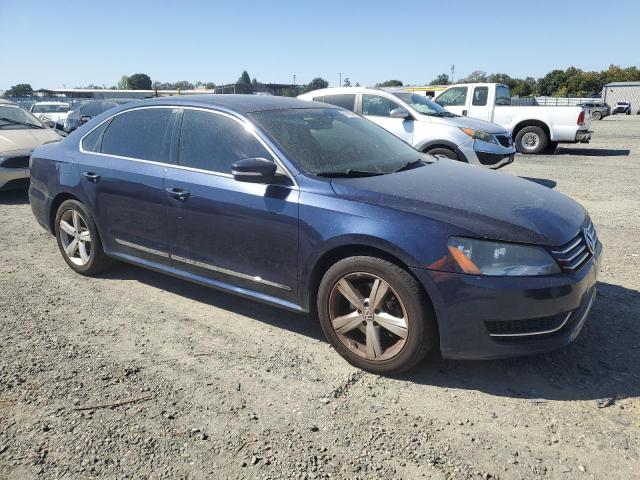 1VWBP7A37DC087869 - 2013 VOLKSWAGEN PASSAT SE أزرق صورة 4