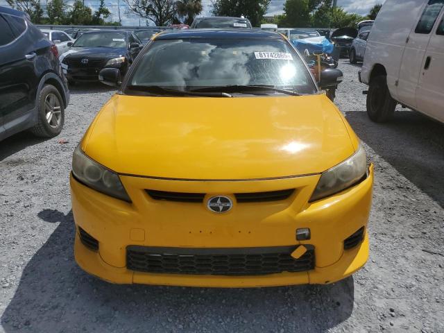 JTKJF5C77C3023411 - 2012 TOYOTA SCION TC Gelb Foto 5