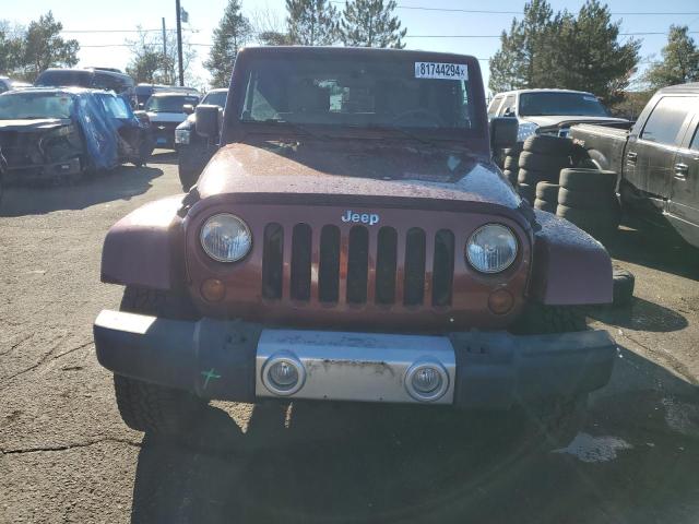 1J4FA54158L566599 - 2008 JEEP WRANGLER SAHARA BURGUNDY photo 5